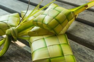 Cara memilih janur untuk ketupat