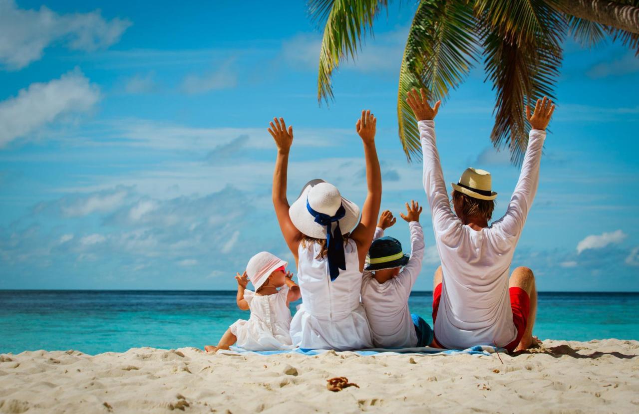 Vacation ideas family beach baby families beaches mavo shutterstock credit memories make babies Liburan Keluarga