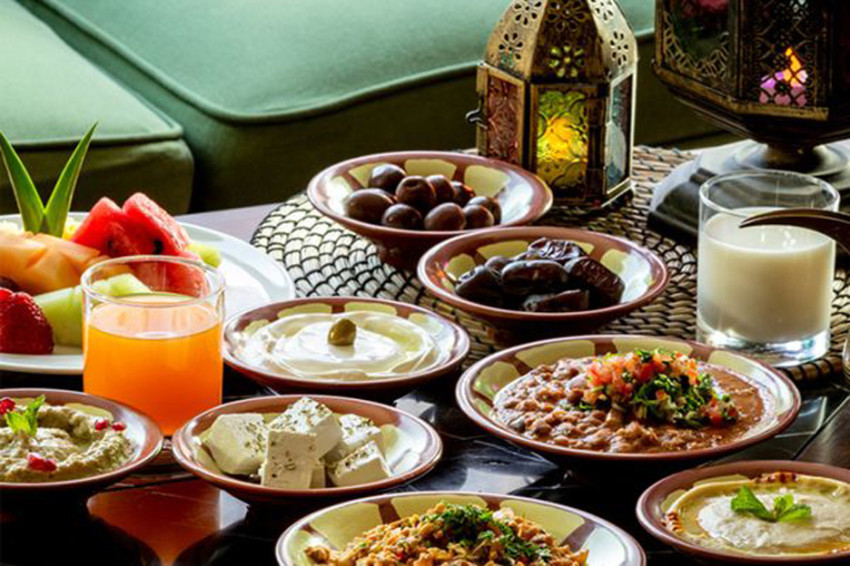 Mengakhiri makan sahur merupakan dampak bagi tubuh dan ibadah 1 Mengakhirkan Makan Sahur Merupakan