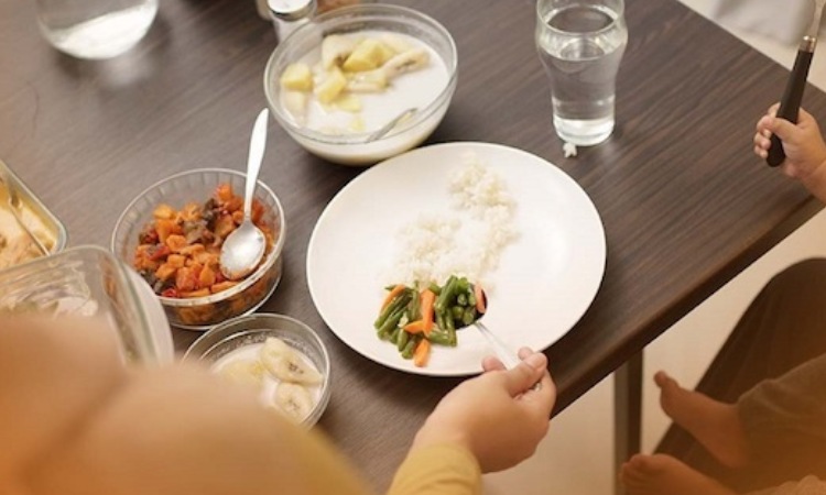 Mengakhiri makan sahur termasuk